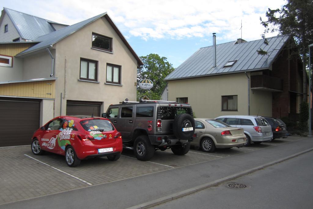 Paerna Guesthouse & Apartments Kuressaare Exterior foto