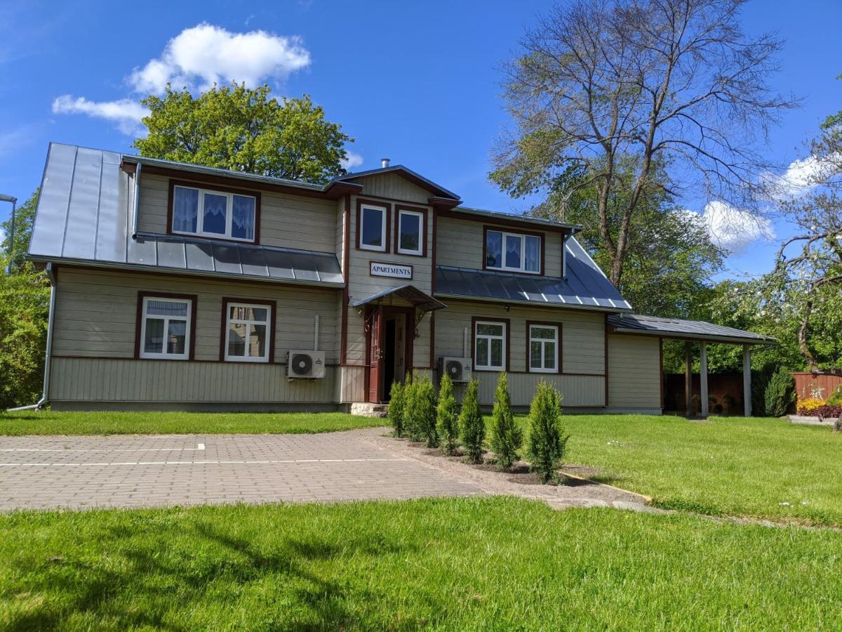 Paerna Guesthouse & Apartments Kuressaare Exterior foto