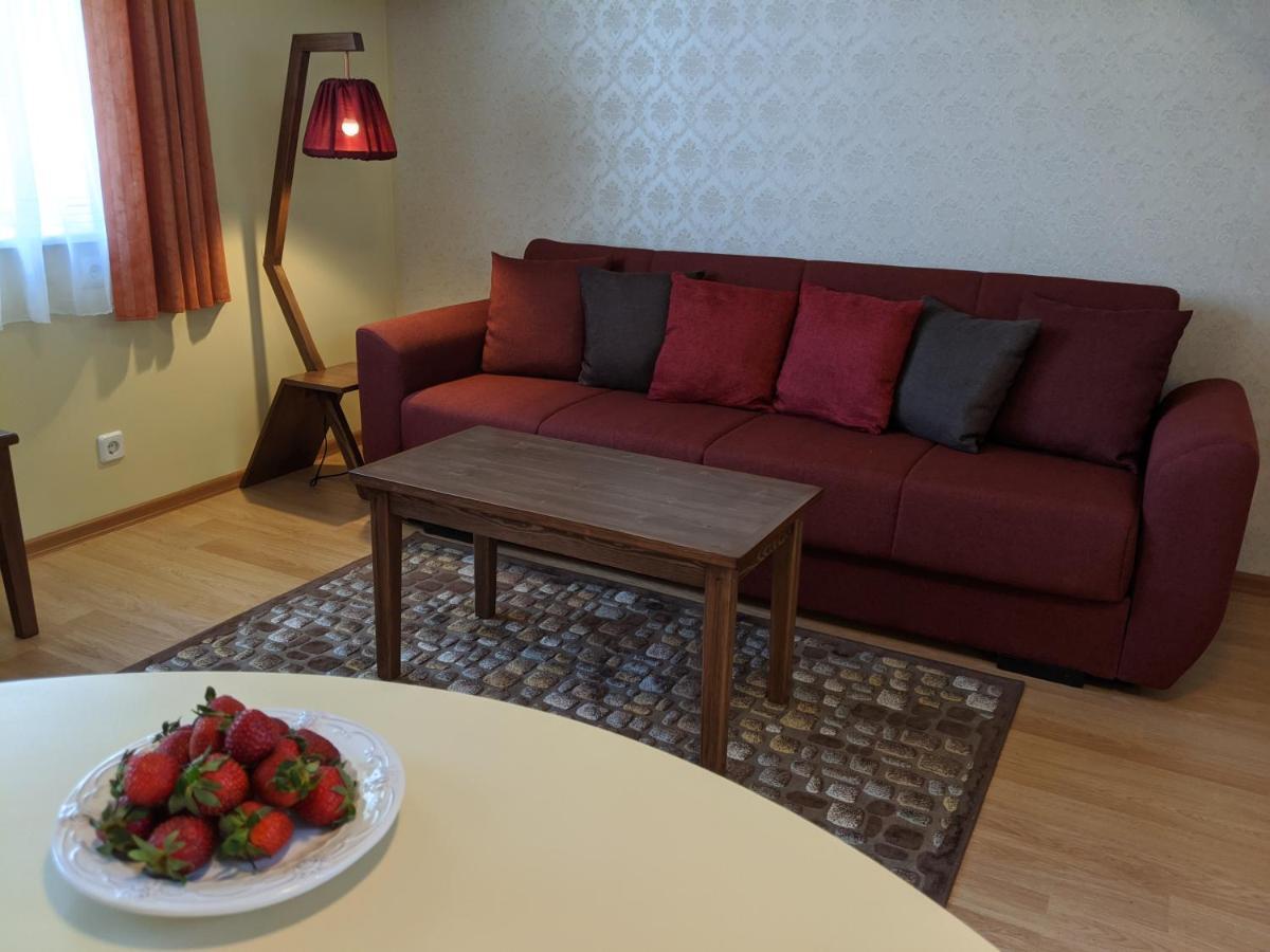 Paerna Guesthouse & Apartments Kuressaare Exterior foto